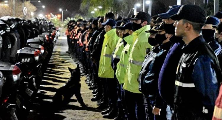 MÁS DE MIL POLICÍAS REALIZARON UN MEGAOPERATIVO EN LA CIUDAD DE SAN LUIS
