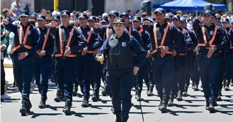 DESFILE Y ENTREGA DE RECONOCIMIENTOS EN EL ACTO POR EL 164 ANIVERSARIO DE LA POLICÍA DE SAN LUIS