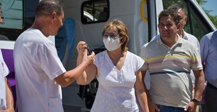LOS CENTROS DE SALUD DEL SUR PROVINCIAL RECIBIERON AMBULANCIAS 0KM